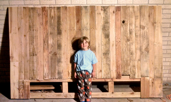 DIY Pallet Wood Headboard